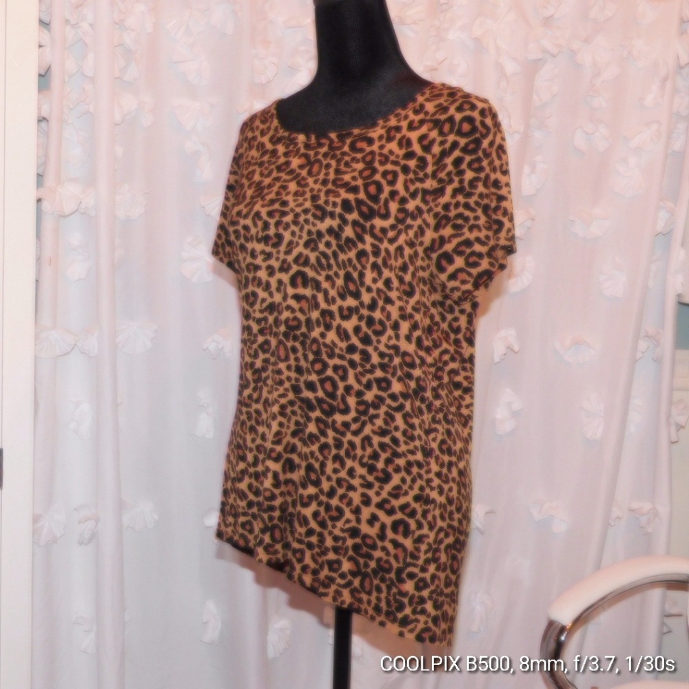 Time and true animal print blouse size medium